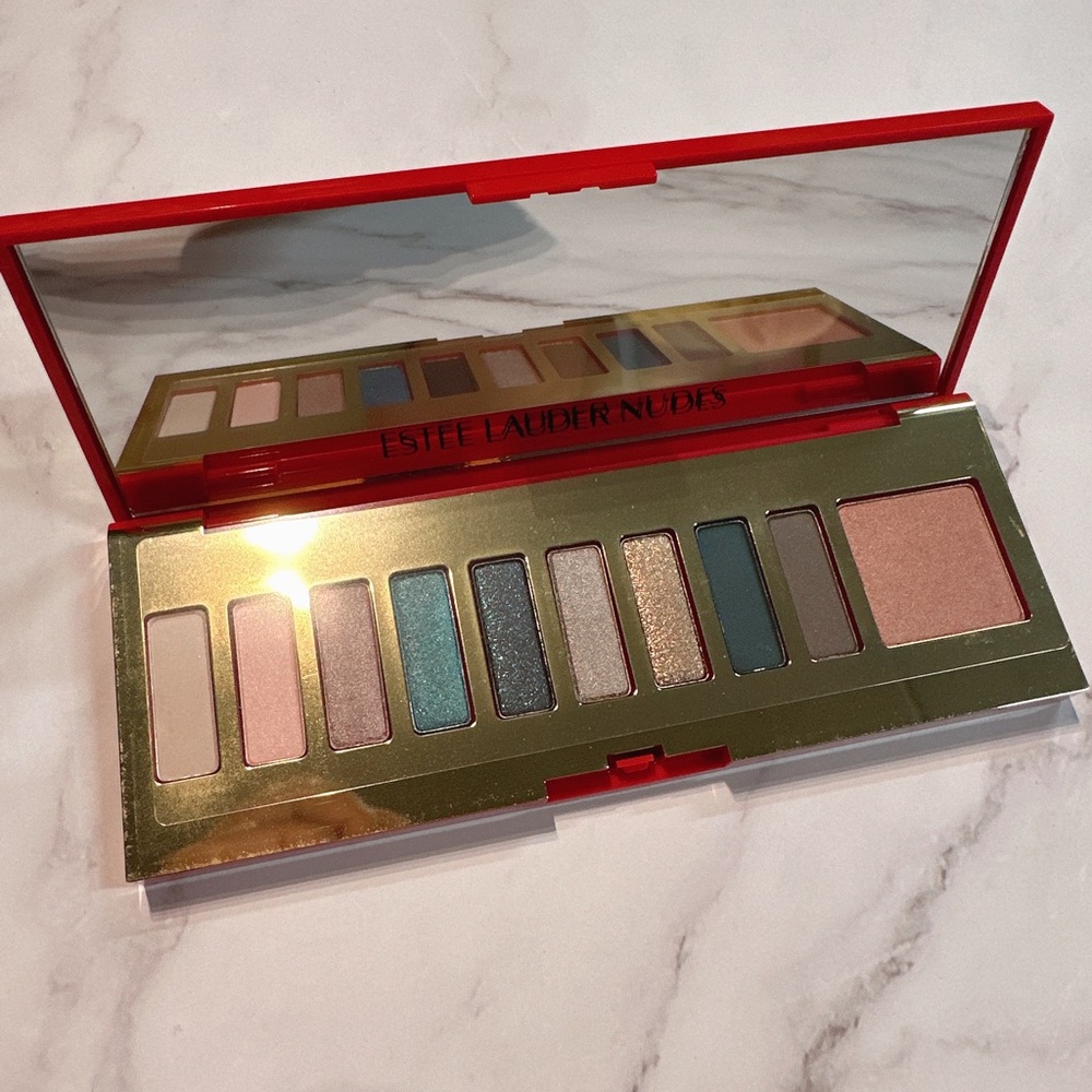 Estée Lauder eyeshadow palette